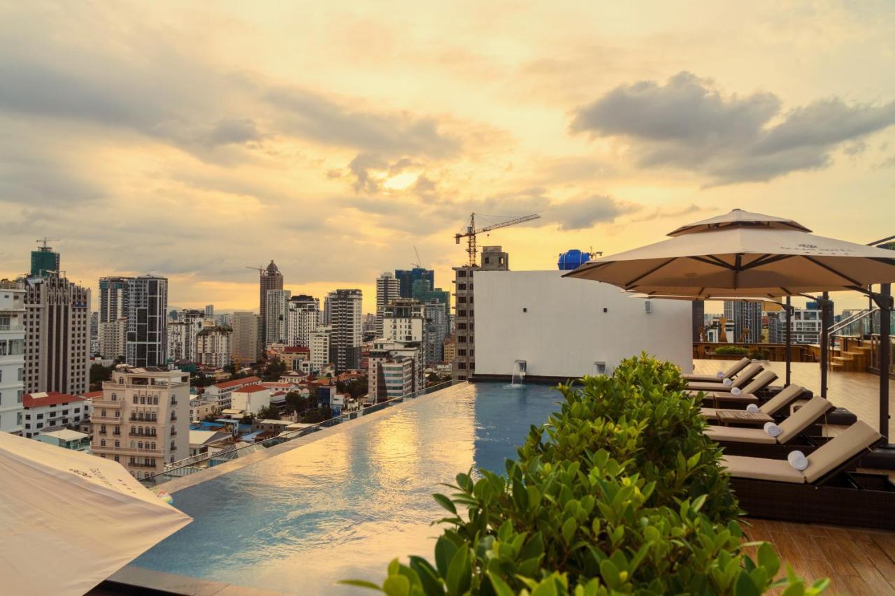 Ocean Hotel Phnom Penh Exteriör bild