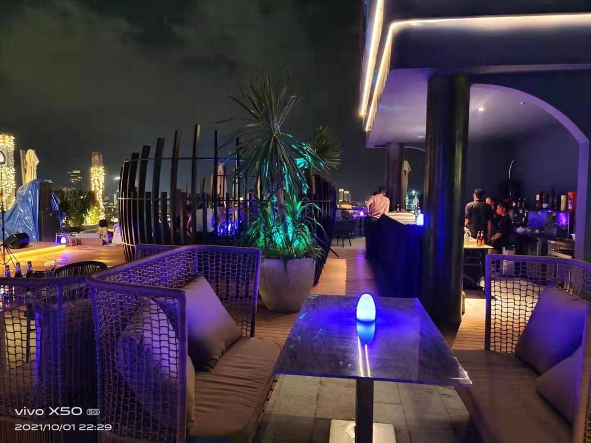 Ocean Hotel Phnom Penh Exteriör bild
