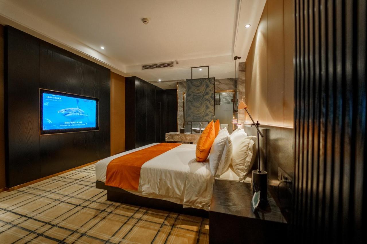 Ocean Hotel Phnom Penh Exteriör bild