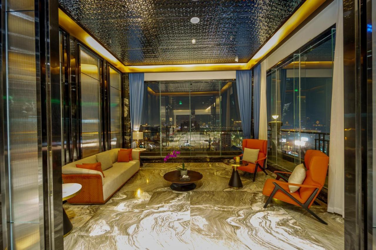 Ocean Hotel Phnom Penh Exteriör bild